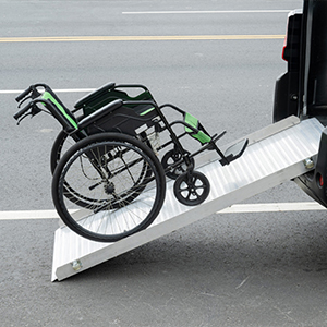 無障礙斜坡板：提升特殊人群生活品質的關鍵設備